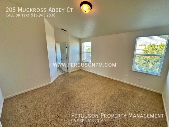 Building Photo - 208 Muckross Abbey Ct