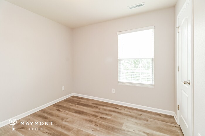Building Photo - 4008 Everest Dr