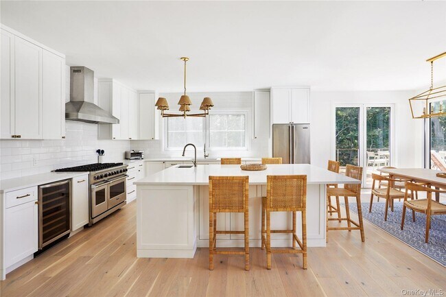 Building Photo - 11925 Soundview Ave