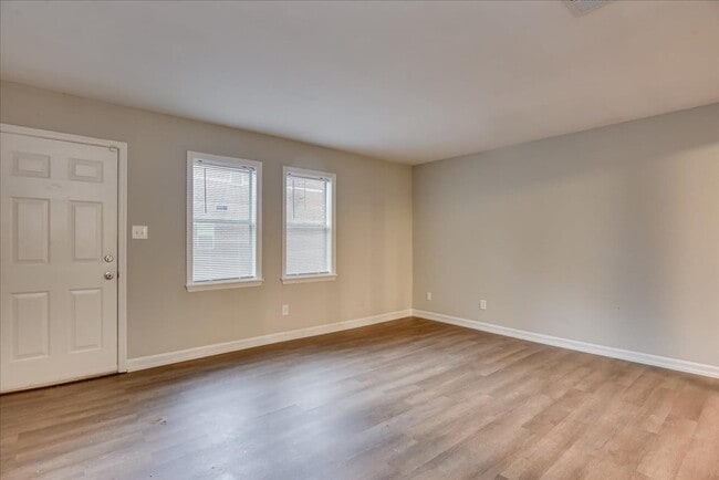Building Photo - 305 Telfair St