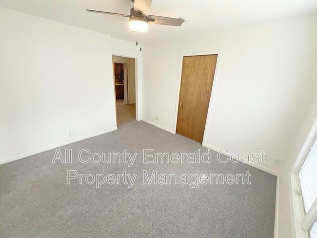 Building Photo - 504 Kelly St