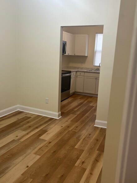 Dining room - 405 Maplewood Ave NE