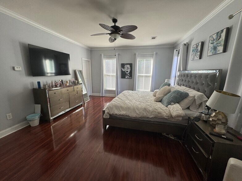 Building Photo - 5897 Brookside Oak Cir