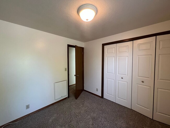 Building Photo - $500.00 Off Move in Costs!