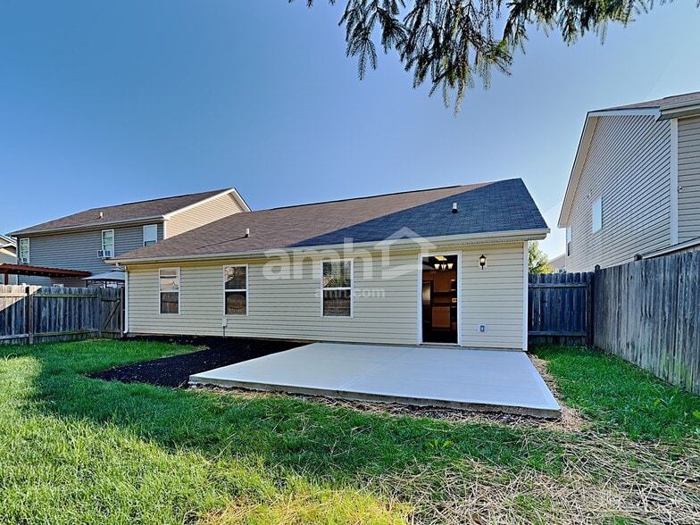 Building Photo - 12483 Old Pond Rd