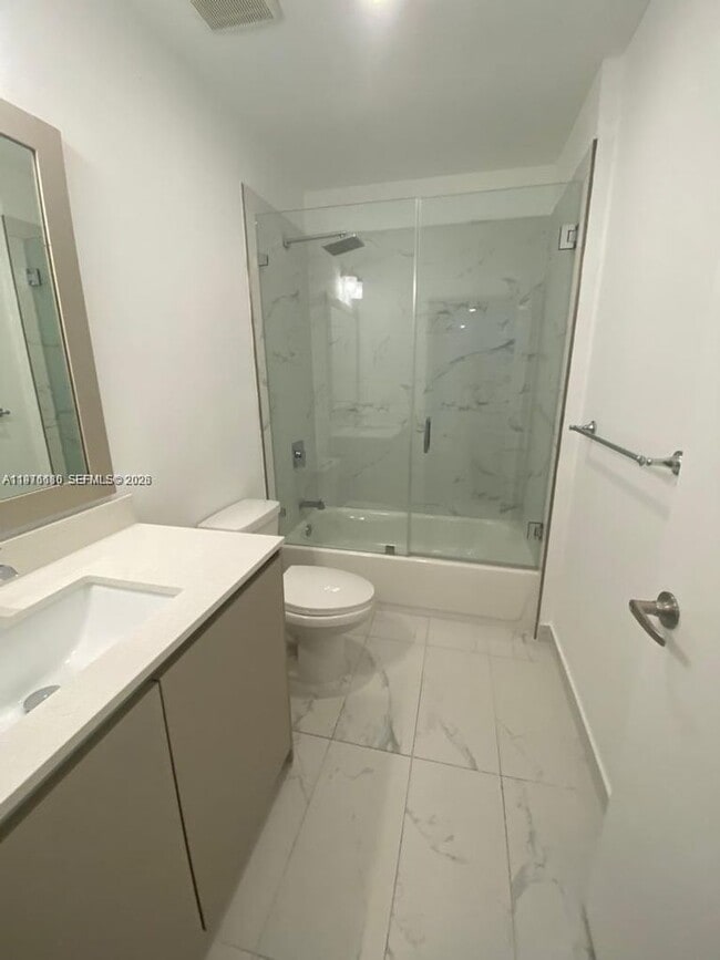 Building Photo - 2561 NE 193rd St