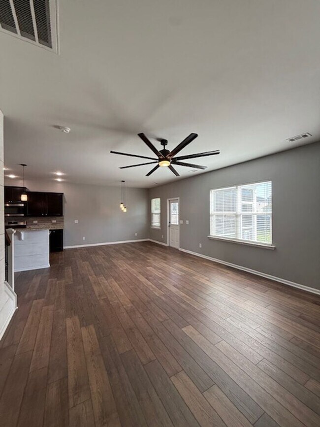 Building Photo - Beautiful 4BR Home in Shadow Moss – Available Now!