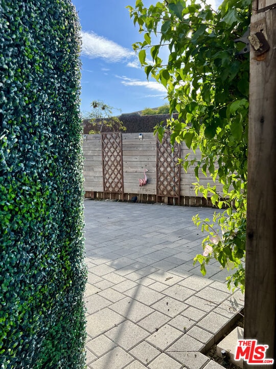 Building Photo - 848 W Irving Pl