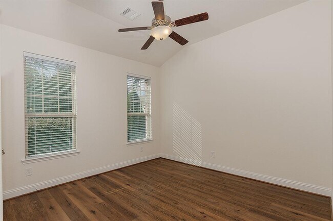 Building Photo - 46 Caprice Bend Pl