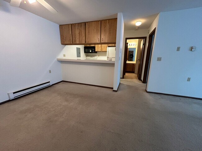 Building Photo - SHI RENTAL