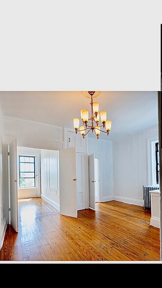 Living Rm & Bedroom - 66 Mercer St