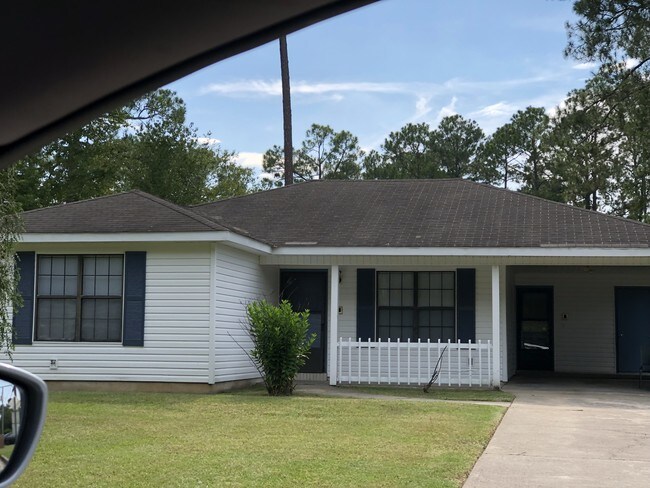 Primary Photo - 1424 Continental Dr