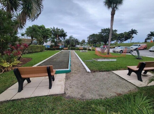 Building Photo - 5943 Areca Palm Ct