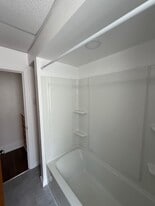 Building Photo - 1810 Capouse Ave