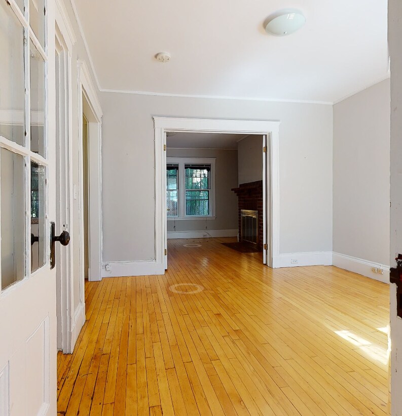 Building Photo - 11 Story St