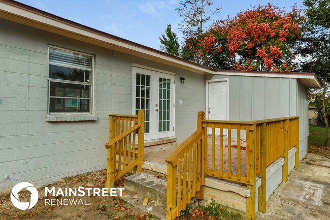 Building Photo - 495 Sigsbee Rd