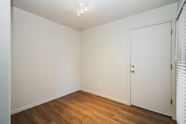 Building Photo - 3 Bed/2.5 Bath in South Jordan