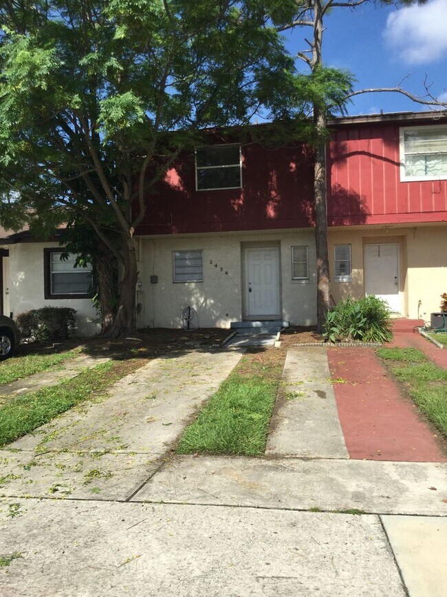 Building Photo - SOUTHEAST ORLANDO - 3BR/2.5BA TOWNHOME