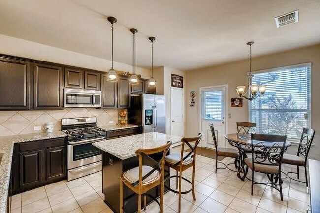 Building Photo - 1428 Bess Cove