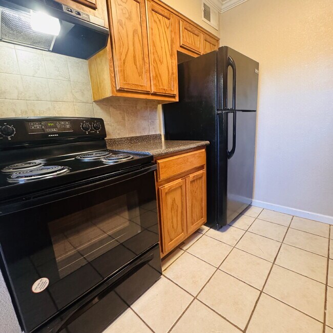 Building Photo - Spacious 2-Bedroom | 1 Bathroom Apartment at The Legacy in Nederland, TX!