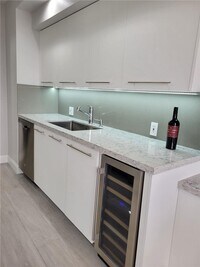 Building Photo - 20281 E Country Club Dr