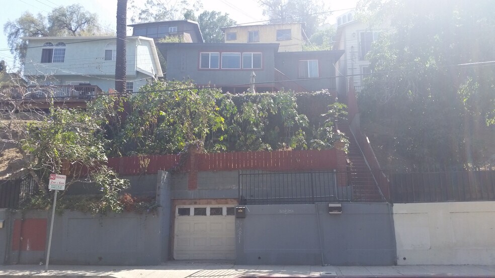 Building Photo - 2326 Riverside Dr