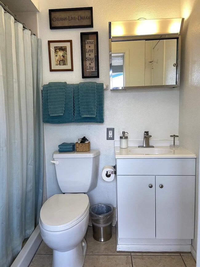 Building Photo - 1031 N 78th Pl