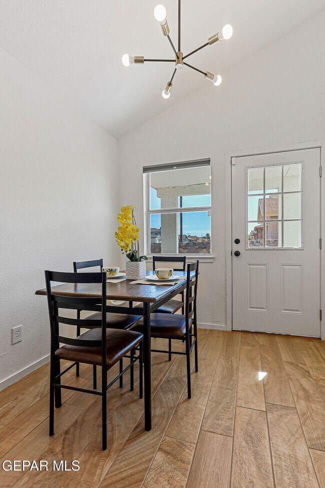 Building Photo - 3936 Tierra Arena Dr
