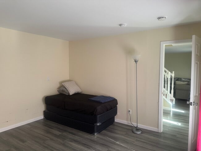 Ground Bedroom 1 - 209 Wilmer St