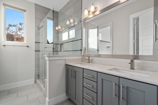 Building Photo - 1004 Banyon St