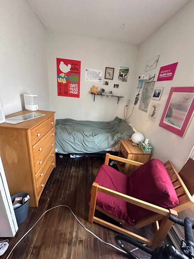 Building Photo - 924 Drake St