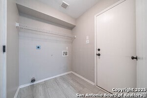 Building Photo - 423 Golden Walk
