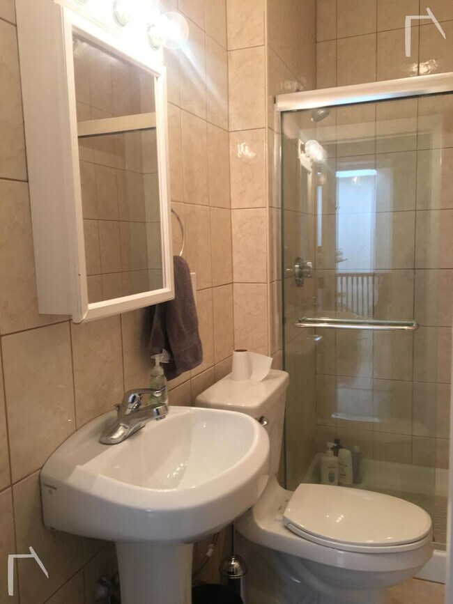 Building Photo - Central Brookline Location, Walk to BU and...