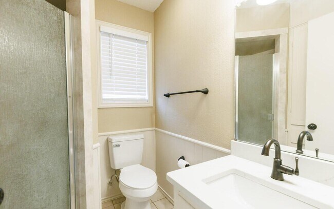 Building Photo - 3406 65th Dr