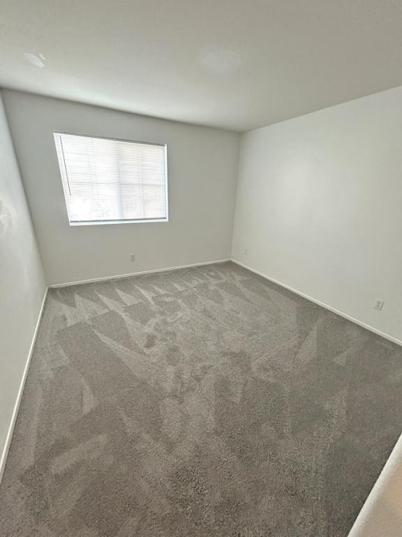 Building Photo - 13050 Oakwood St