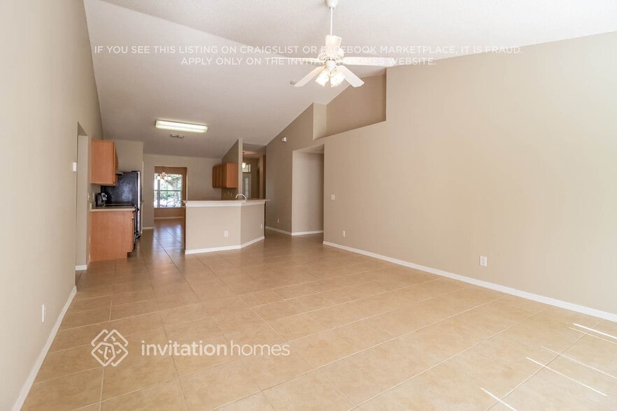 Building Photo - 2010 Southern Oak Loop