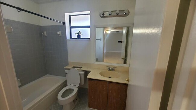 Building Photo - 4760 NW 22nd St