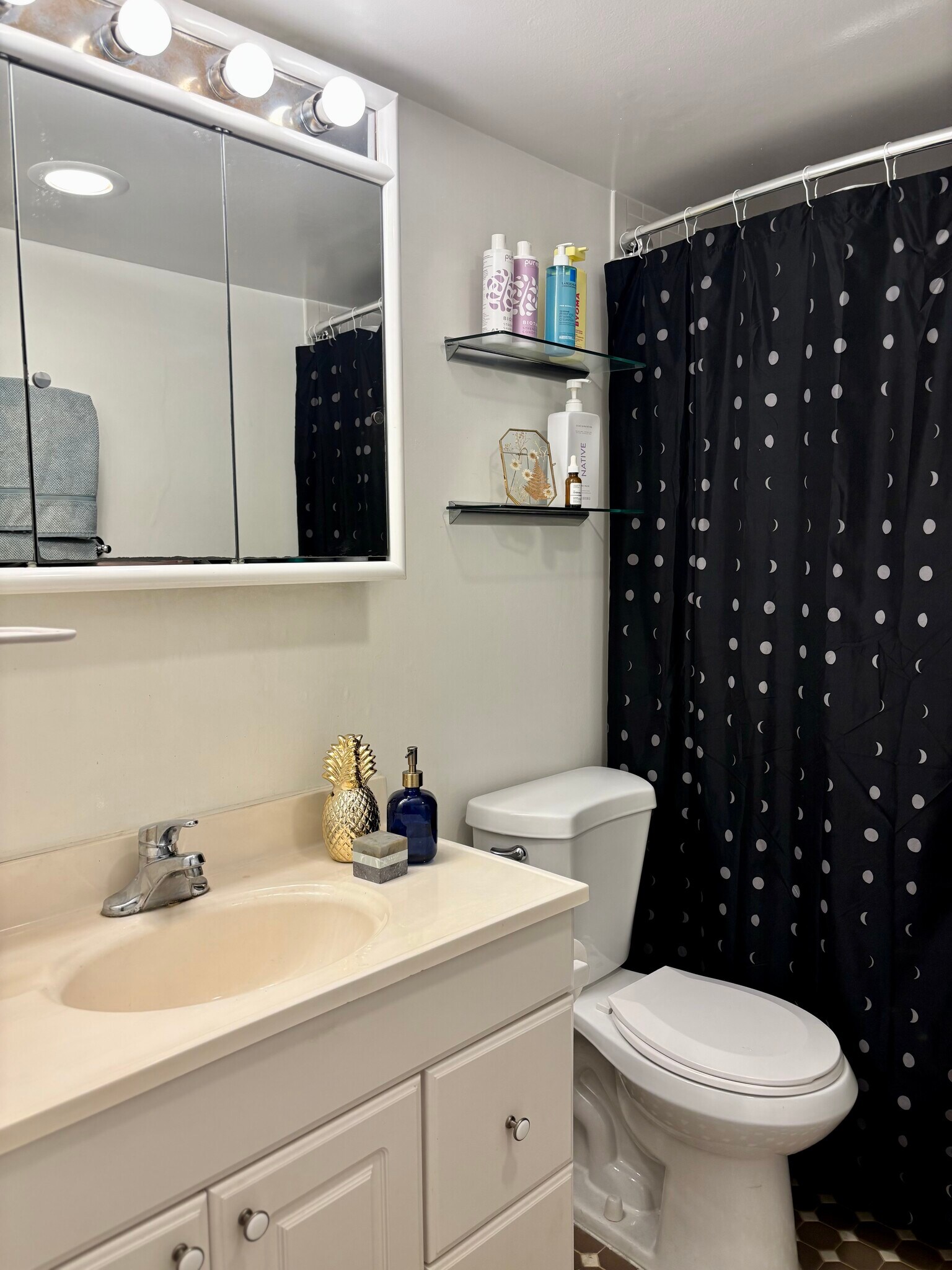 Remodeled Bathroom - 1300 Army Navy Dr
