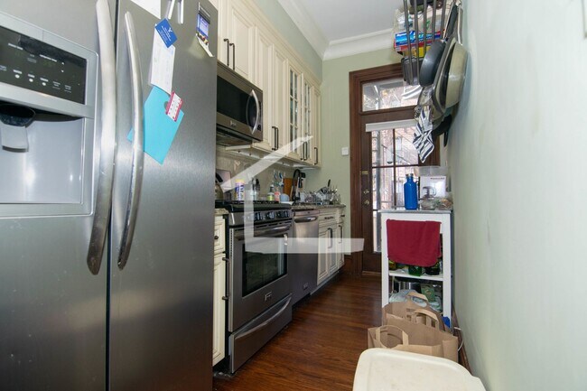 Building Photo - 9/1 No Fee! Two level 5BR/2BA near Brigham Circle, Longwood, Northeastern!