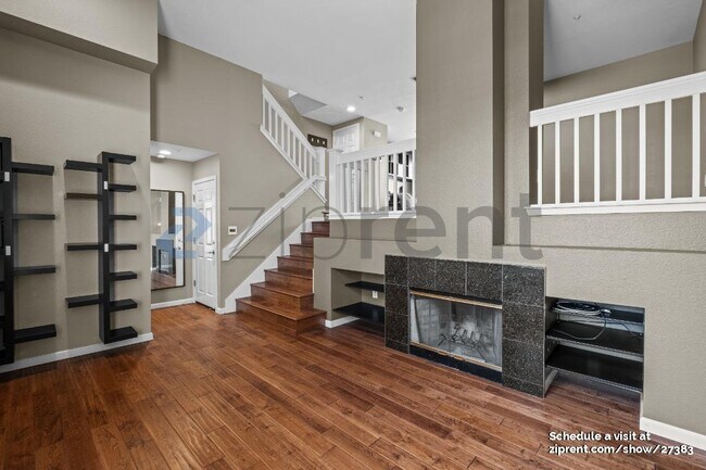 Building Photo - 2018 Swan St