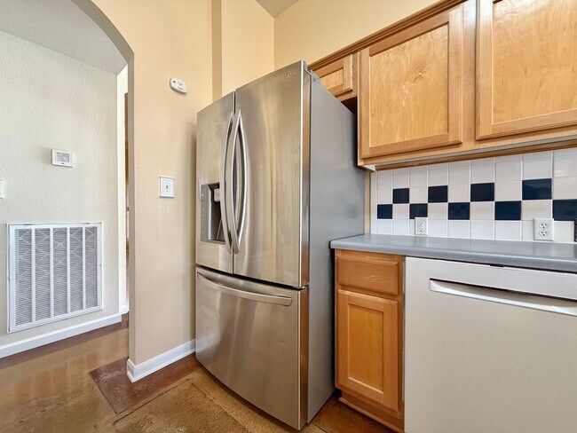 Building Photo - 14900 Doria Dr