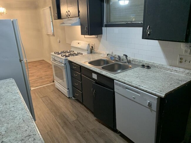 Building Photo - 1202 E 4th Ave