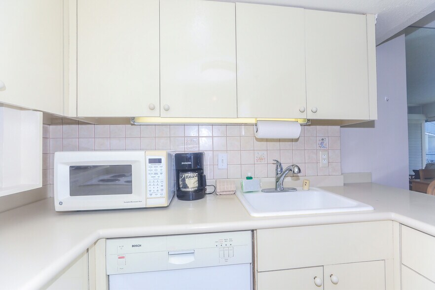 Building Photo - 1777 Ala Moana Blvd