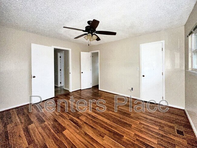 Building Photo - 302 N Wortman Ave