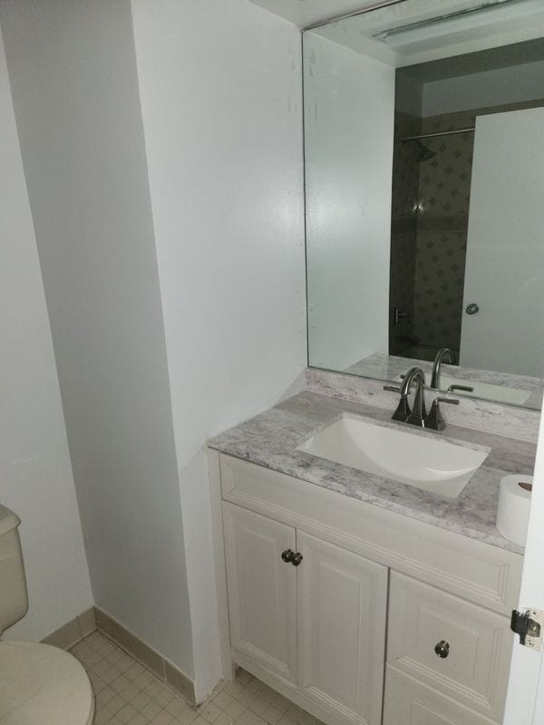 Building Photo - 3208 Villa Dr