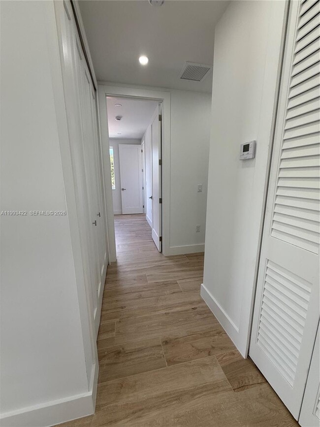 Building Photo - 1981 SW 33rd Ave