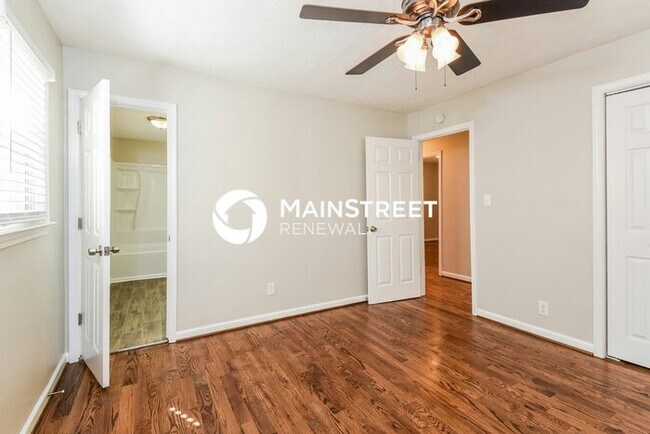 Building Photo - 4 Bedroom Pet-Friendly Home in DOUGLASVILLE, GA with Main Street Renewal