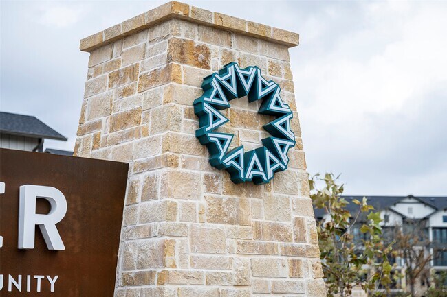 Building Photo - 10001 Turkey Creek Rd