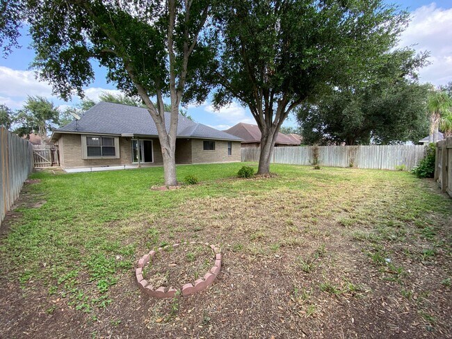 Building Photo - 3Bed/2Bath in Mcallen TX Now Available ( T...