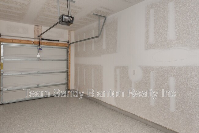 Building Photo - 8706 Meadow Flower Ln